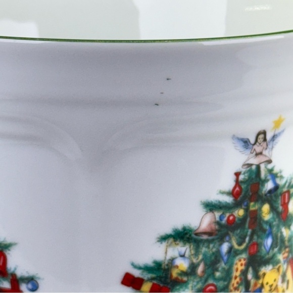 Kronester Bavaria Christmas Tree
Holiday Decor Planter Dish Bowl - Picture 8 of 8